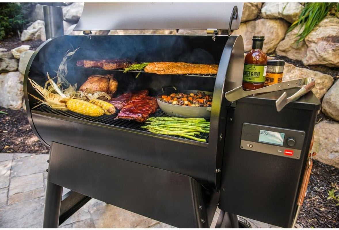 Traeger Grills Pro 780 Wood Pellet Smoker Grill, 6-In-1 BBQ Pellet Grill Combo, Wifi and App-Connected Electric Smoker, 780 Square Inches of Grilling Area, Temperature Control, Black Finish